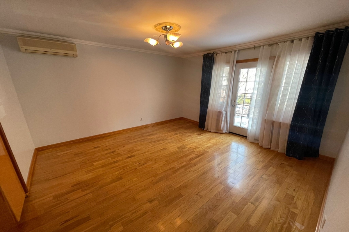 House Carlton Street  Queens, NY 11374, MLS-RD5232-4