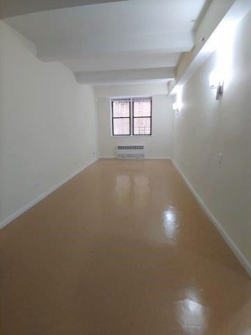 Apartment Crescent Street  Queens, NY 11106, MLS-RD5241-11
