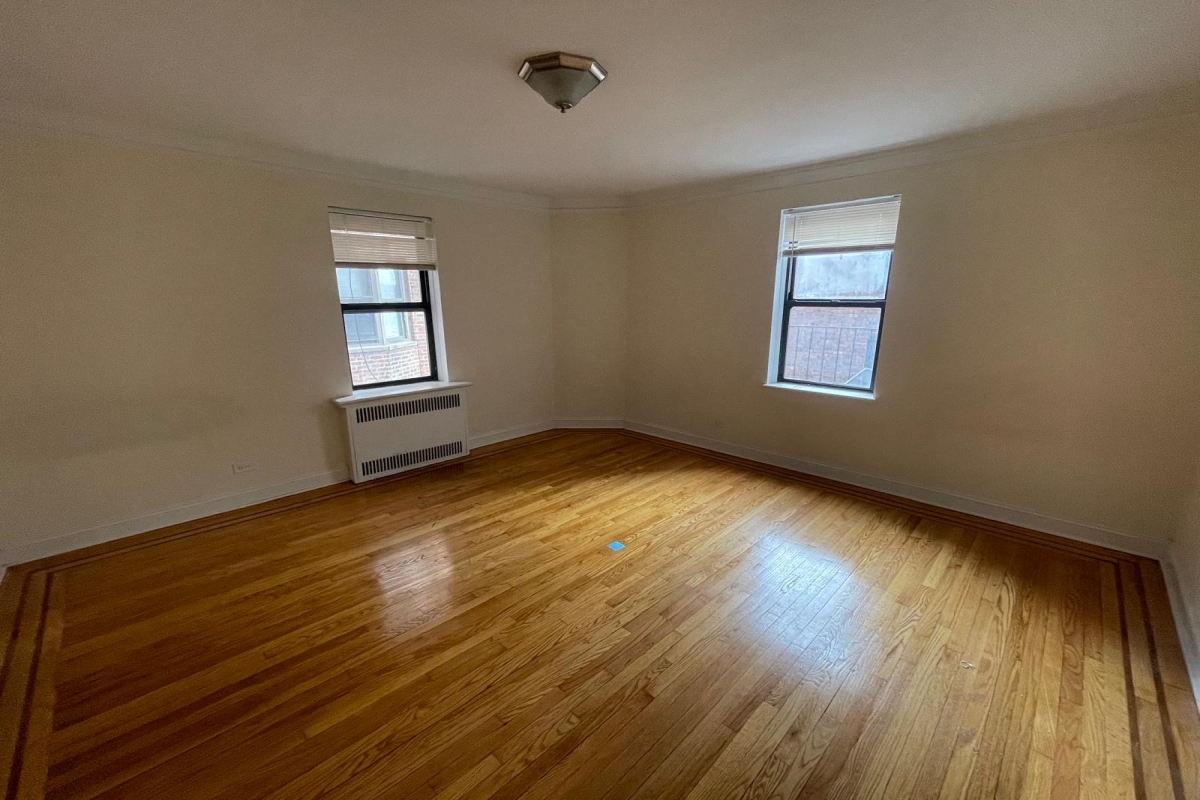 Apartment 32nd Avenue  Queens, NY 11377, MLS-RD5248-7