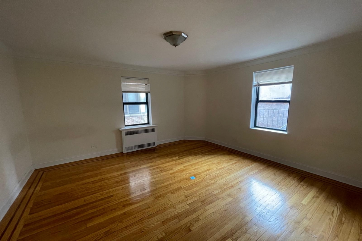 Apartment 32nd Avenue  Queens, NY 11377, MLS-RD5248-8