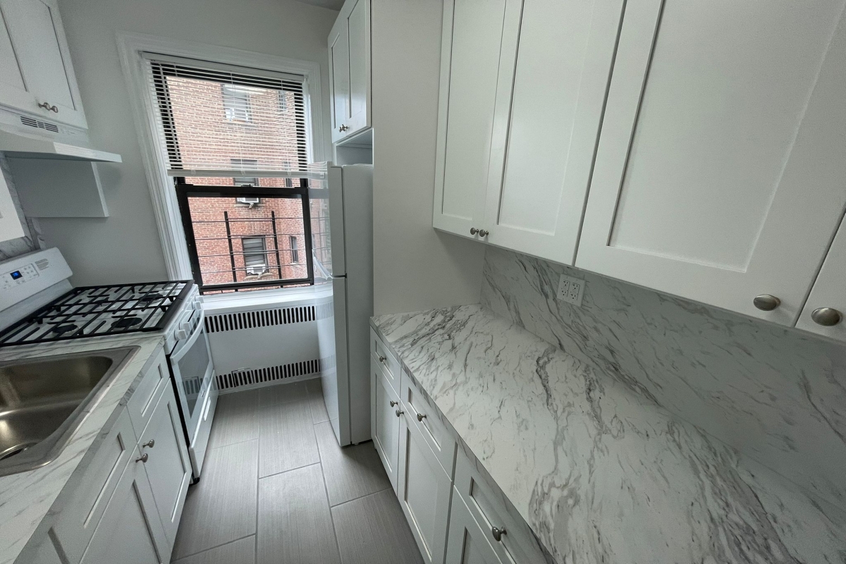 Apartment 32nd Avenue  Queens, NY 11377, MLS-RD5248-2