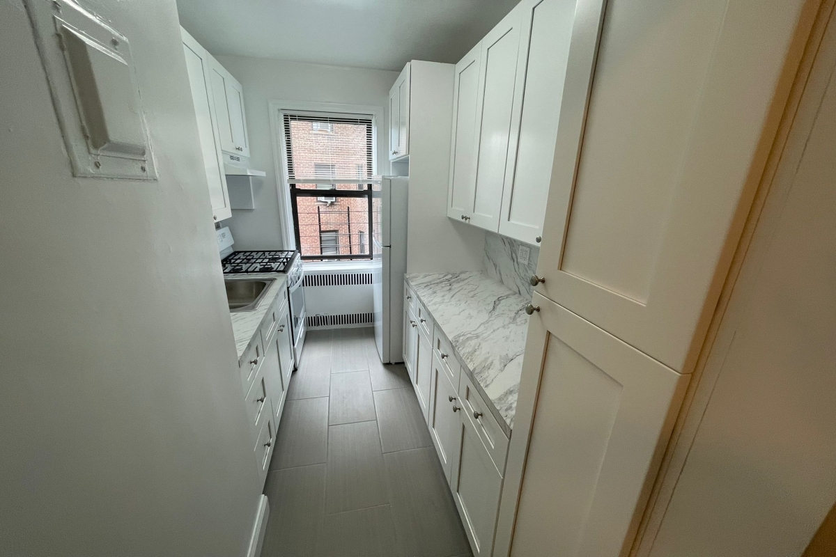 Apartment 32nd Avenue  Queens, NY 11377, MLS-RD5248-3