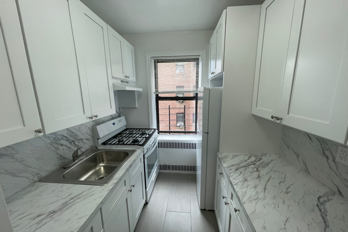 Apartment 32nd Avenue  Queens, NY 11377, MLS-RD5248-5