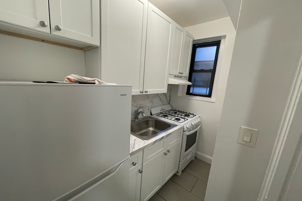 Apartment Wexford Terrace  Queens, NY 11432, MLS-RD5249-4