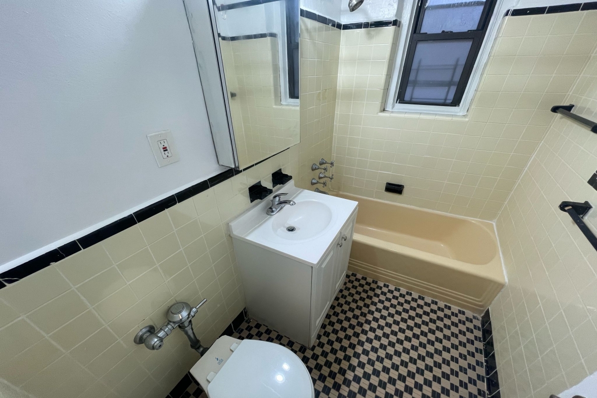 Apartment Wexford Terrace  Queens, NY 11432, MLS-RD5249-15