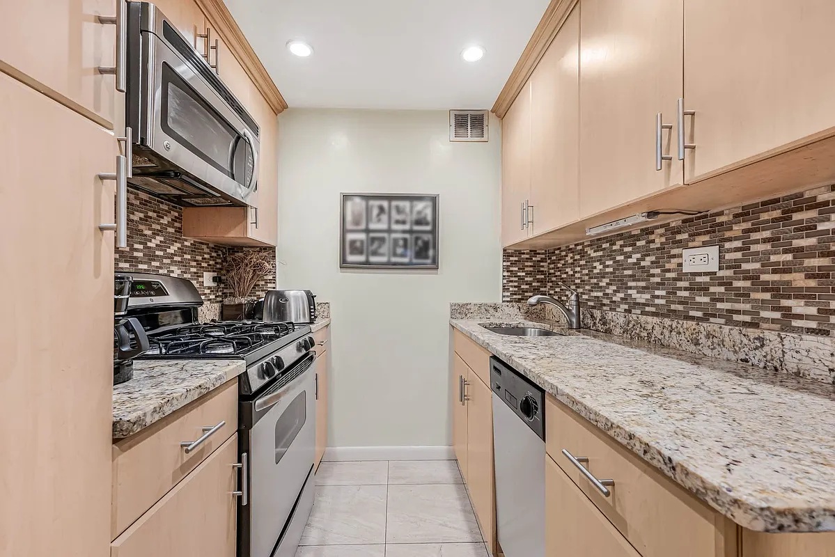  66th Road  Queens, NY 11375, MLS-RD5262-2