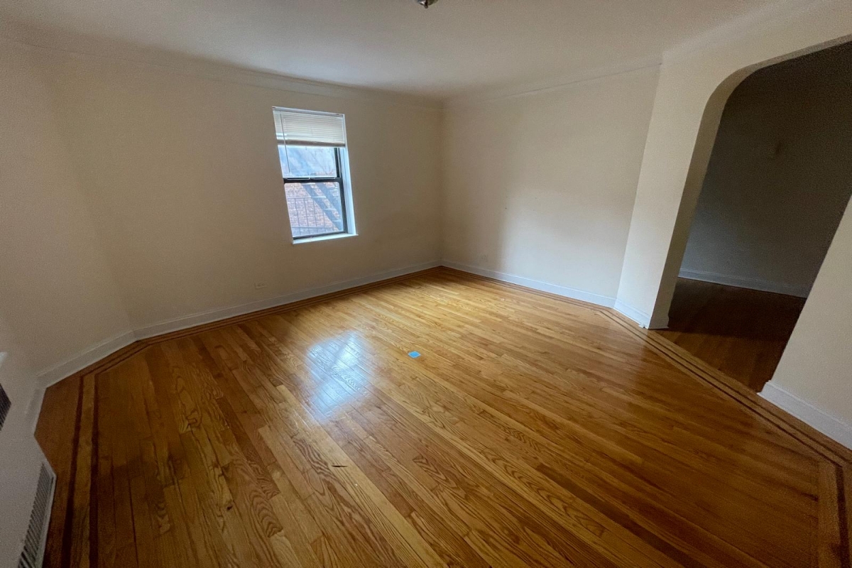 Apartment 32nd Avenue  Queens, NY 11377, MLS-RD5278-2
