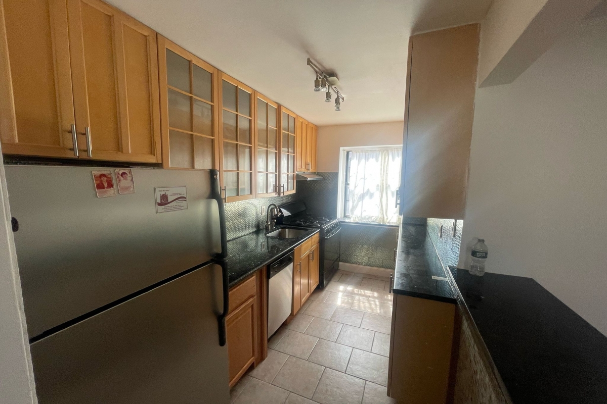 Apartment 78th Road  Queens, NY 11367, MLS-RD5301-2