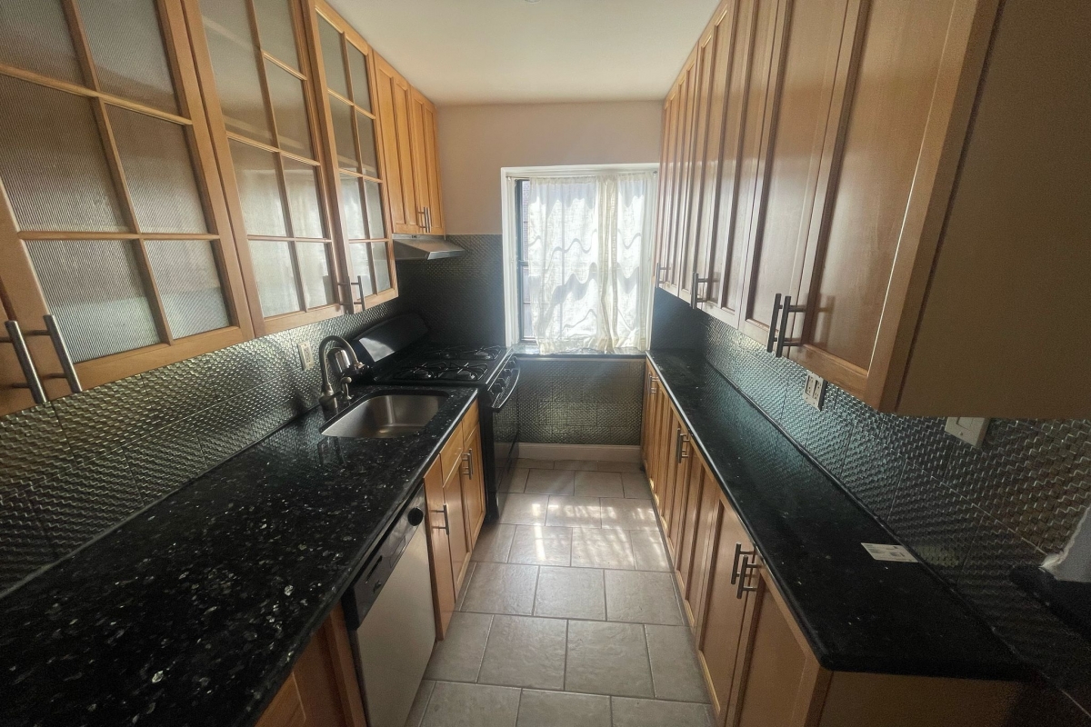 Apartment 78th Road  Queens, NY 11367, MLS-RD5301-4