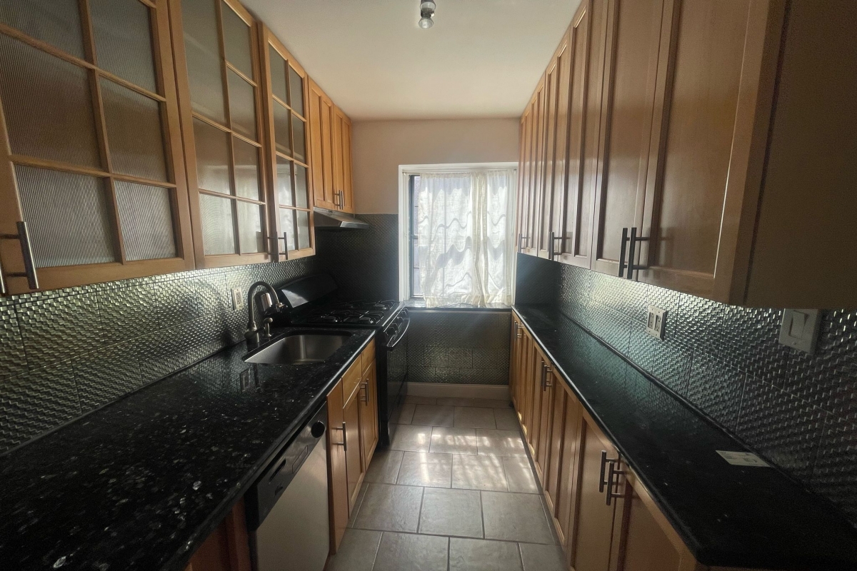 Apartment 78th Road  Queens, NY 11367, MLS-RD5301-5