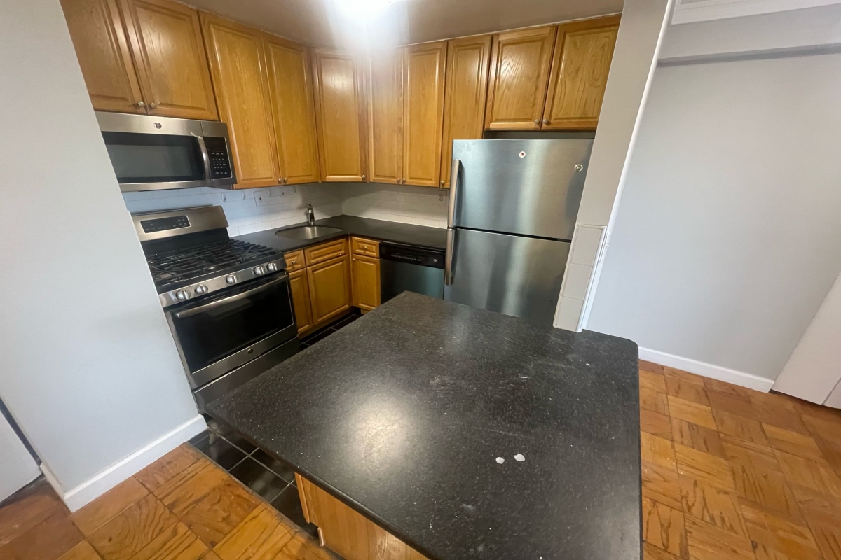 Apartment 34th Avenue  Queens, NY 11354, MLS-RD5312-3