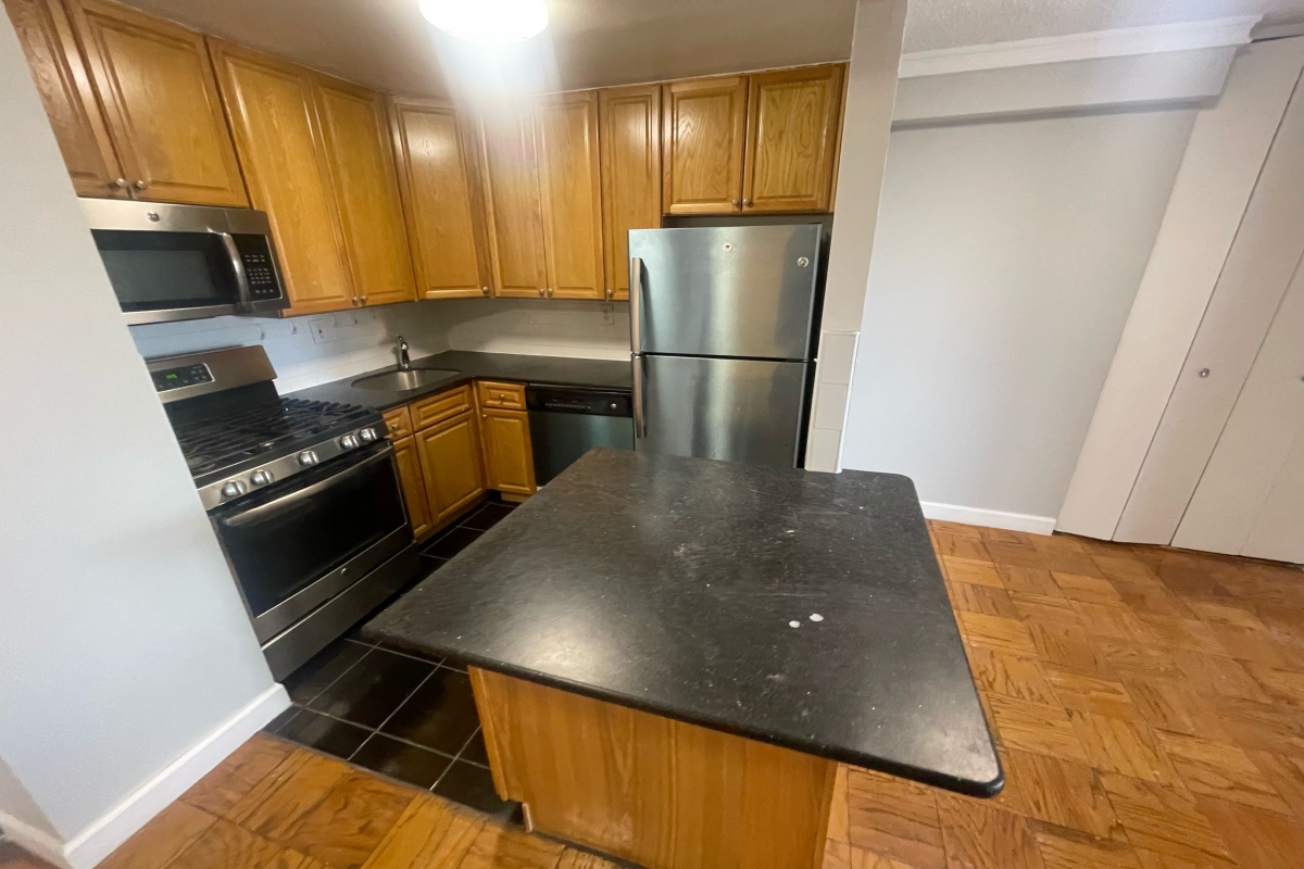 Apartment 34th Avenue  Queens, NY 11354, MLS-RD5312-4