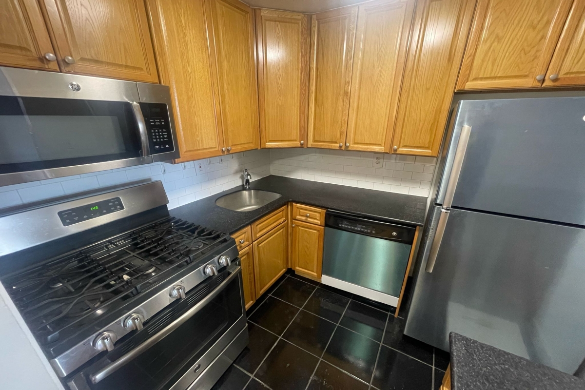 Apartment 34th Avenue  Queens, NY 11354, MLS-RD5312-5