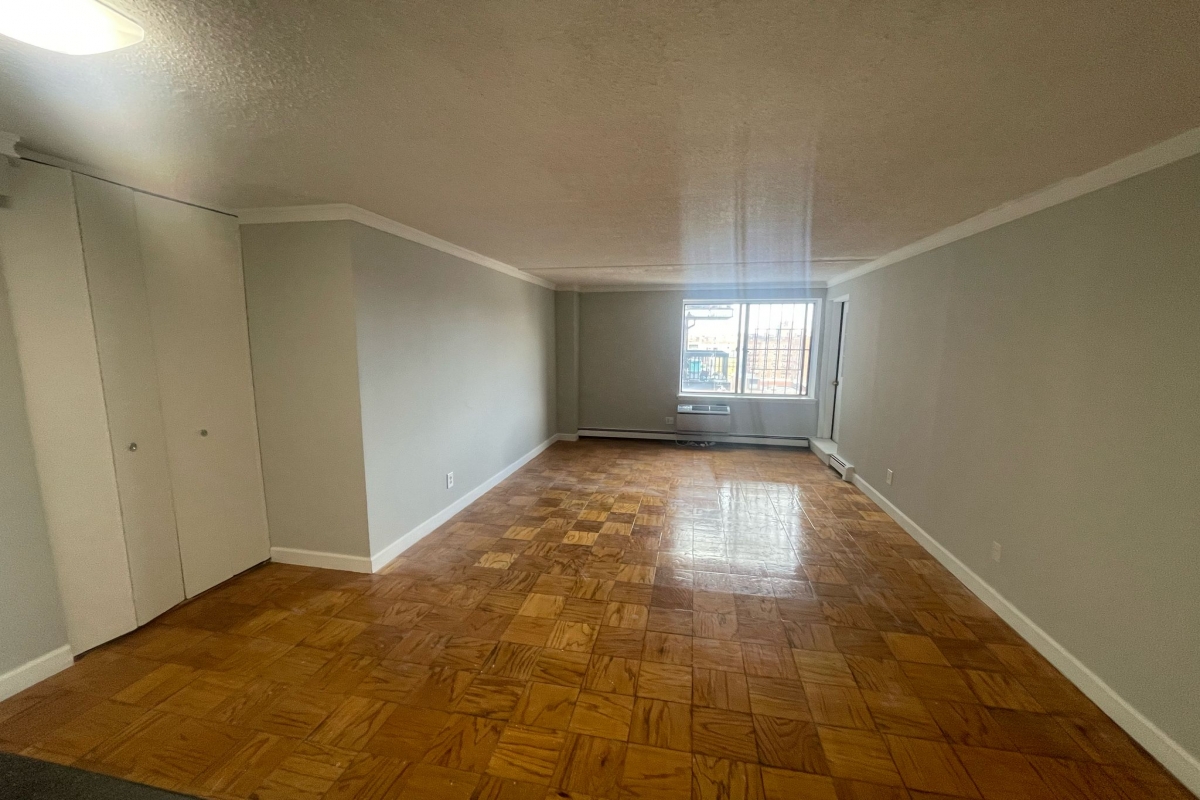 Apartment 34th Avenue  Queens, NY 11354, MLS-RD5312-7