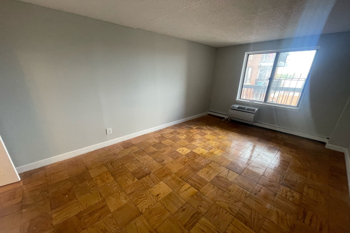 Apartment 34th Avenue  Queens, NY 11354, MLS-RD5312-15