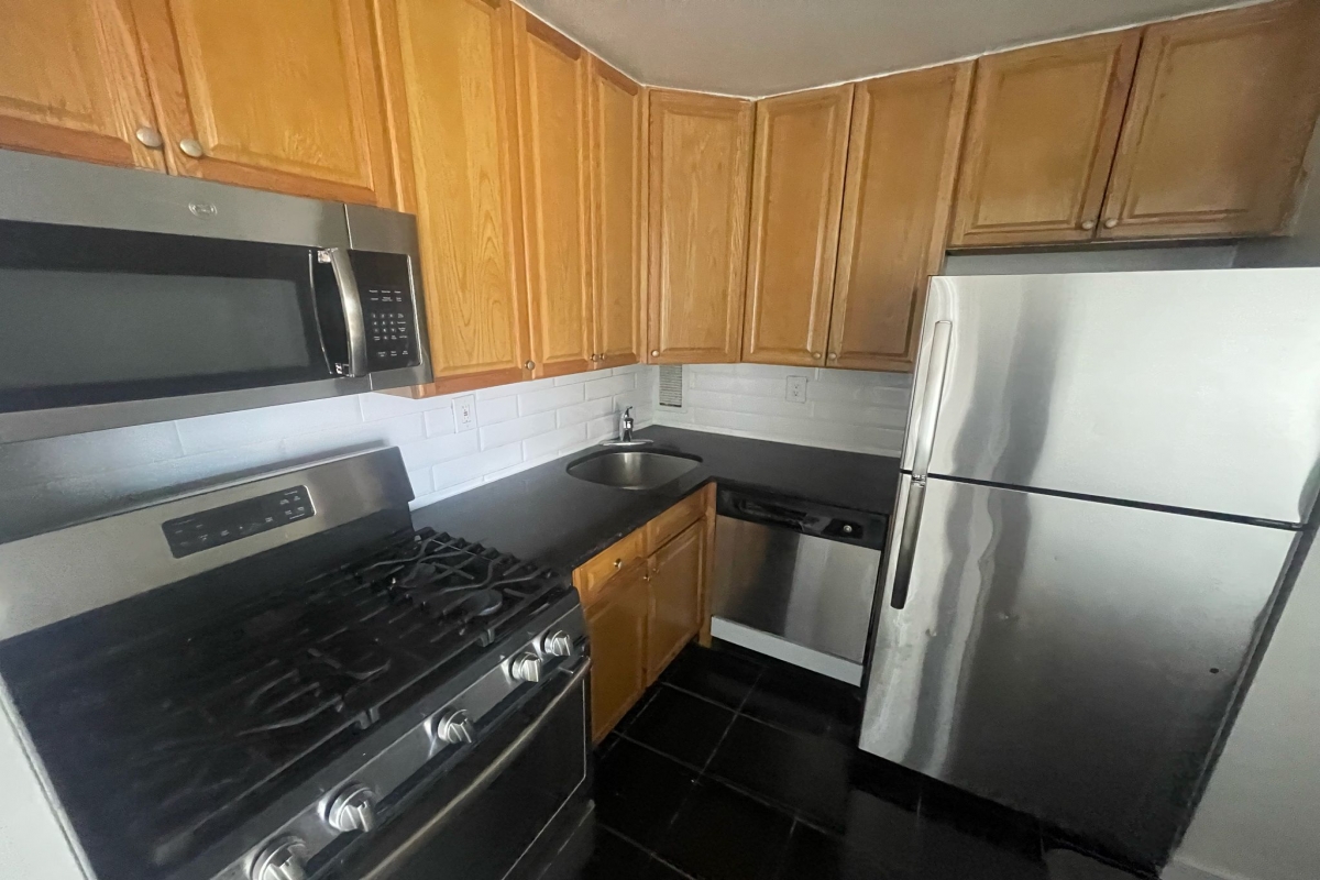 Apartment 34th Avenue  Queens, NY 11354, MLS-RD5313-3