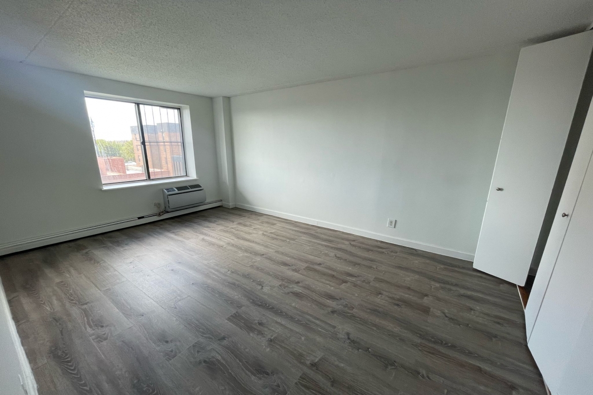 Apartment 34th Avenue  Queens, NY 11354, MLS-RD5313-18