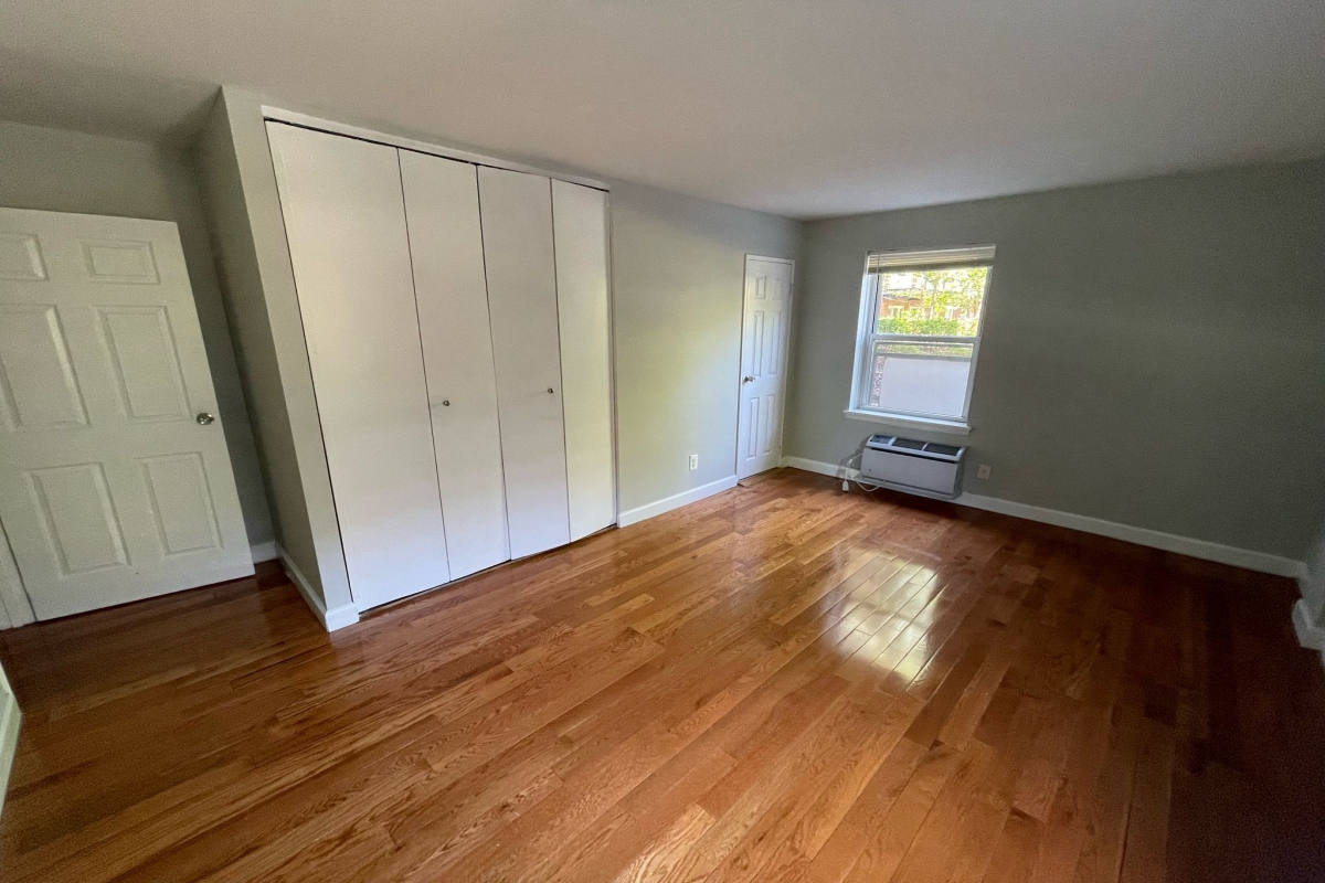 Apartment Bell Blvd  Queens, NY 11360, MLS-RD5317-16