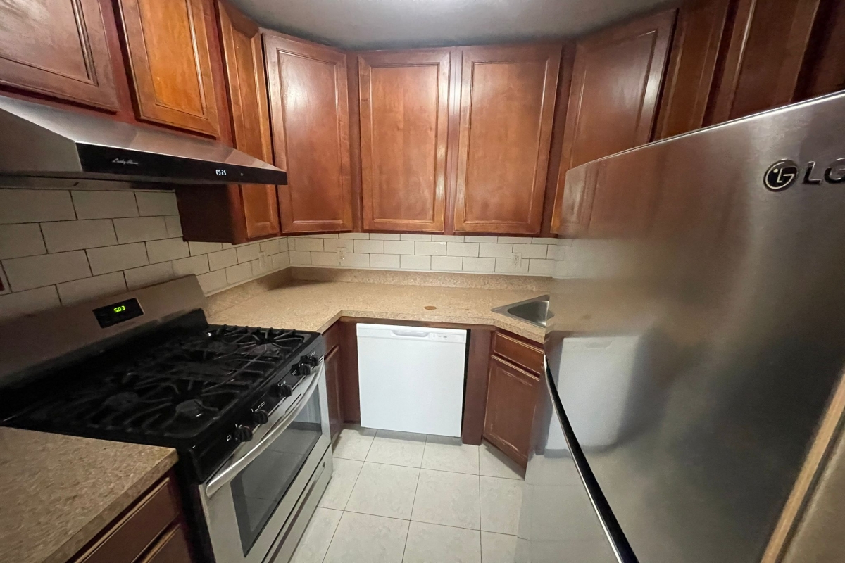Apartment Caldwell Avenue  Queens, NY 11378, MLS-RD5318-3