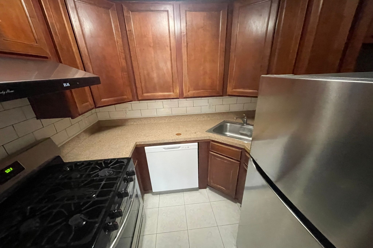 Apartment Caldwell Avenue  Queens, NY 11378, MLS-RD5318-4