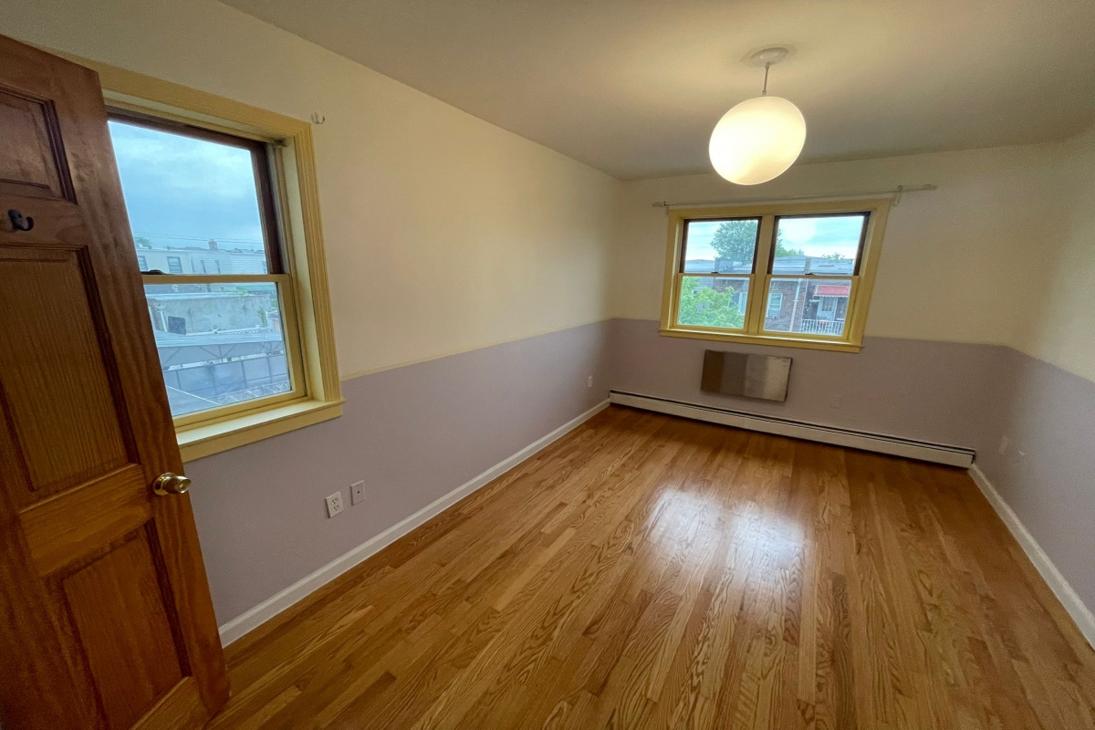 Apartment Caldwell Avenue  Queens, NY 11378, MLS-RD5318-16