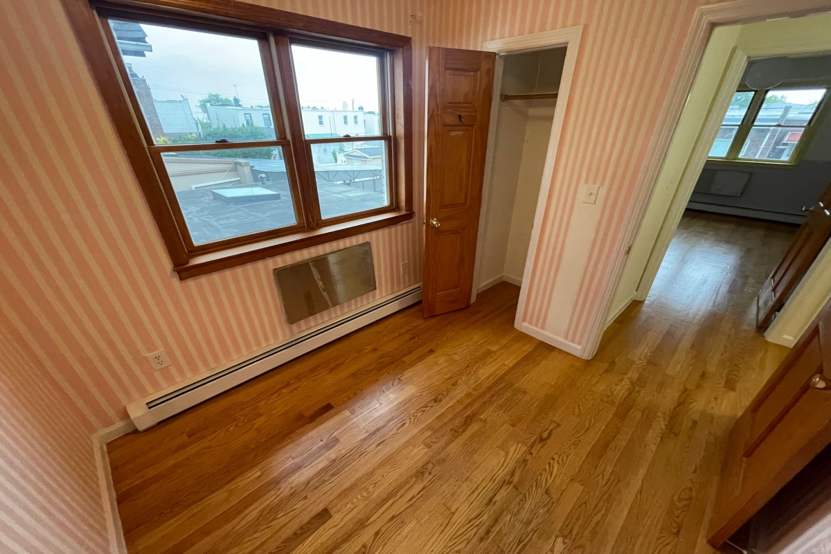 Apartment Caldwell Avenue  Queens, NY 11378, MLS-RD5318-18
