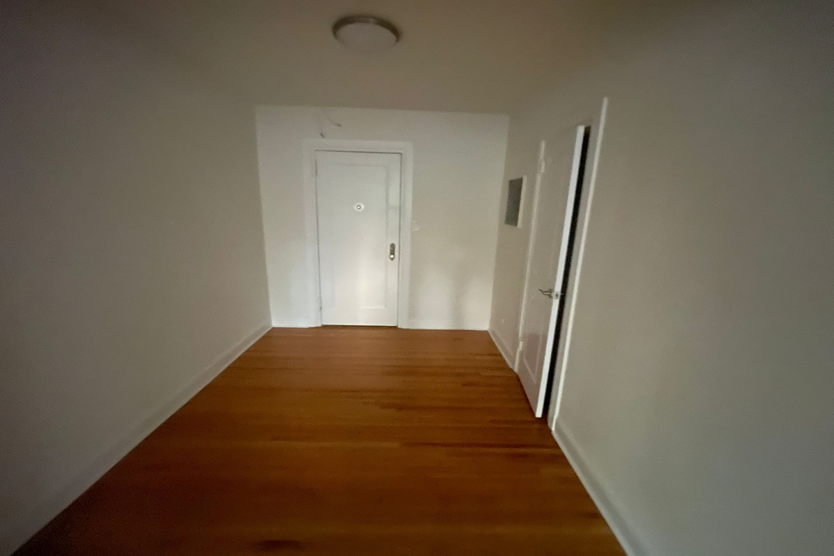 Apartment Pershing Crescent  Queens, NY 11536, MLS-RD5327-4