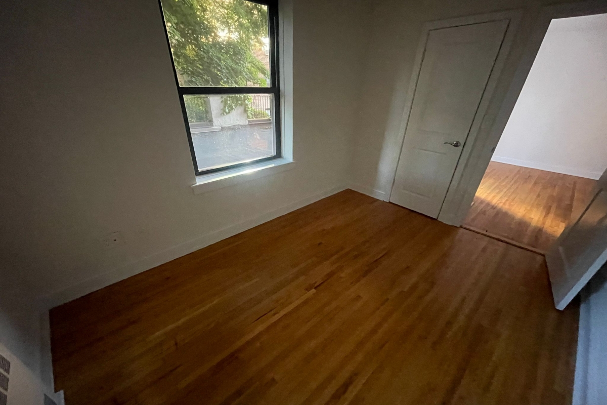Apartment Pershing Crescent  Queens, NY 11536, MLS-RD5327-5