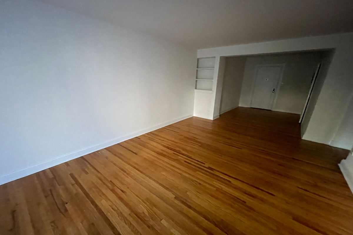 Apartment Pershing Crescent  Queens, NY 11536, MLS-RD5327-7