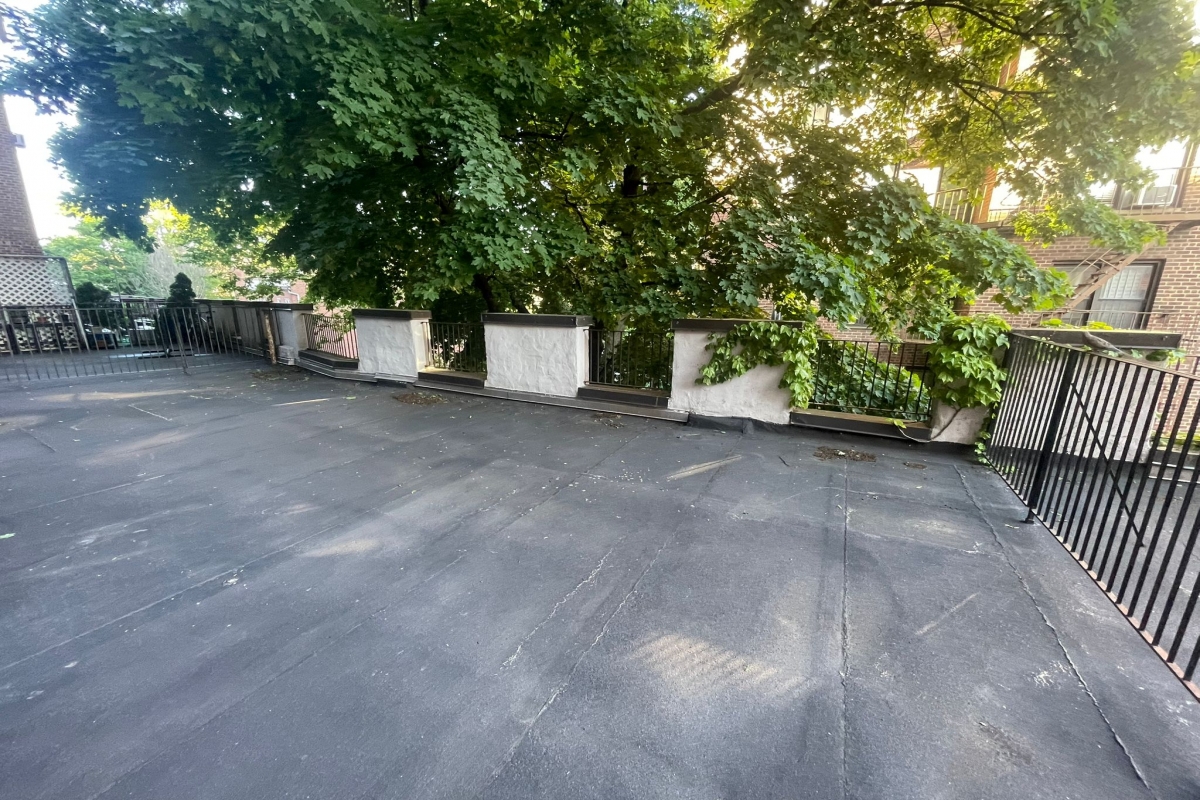 Apartment Pershing Crescent  Queens, NY 11536, MLS-RD5327-15