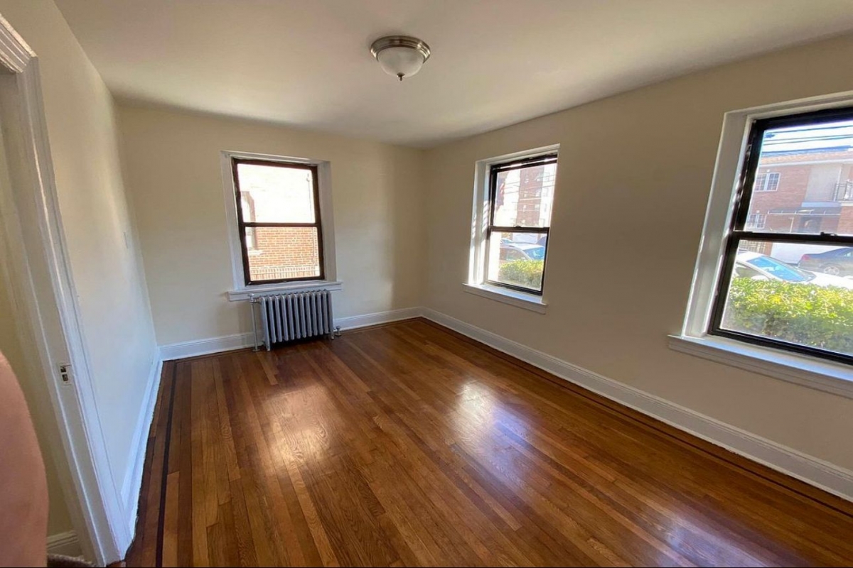 Apartment Saunders Street  Queens, NY 11374, MLS-RD5337-6