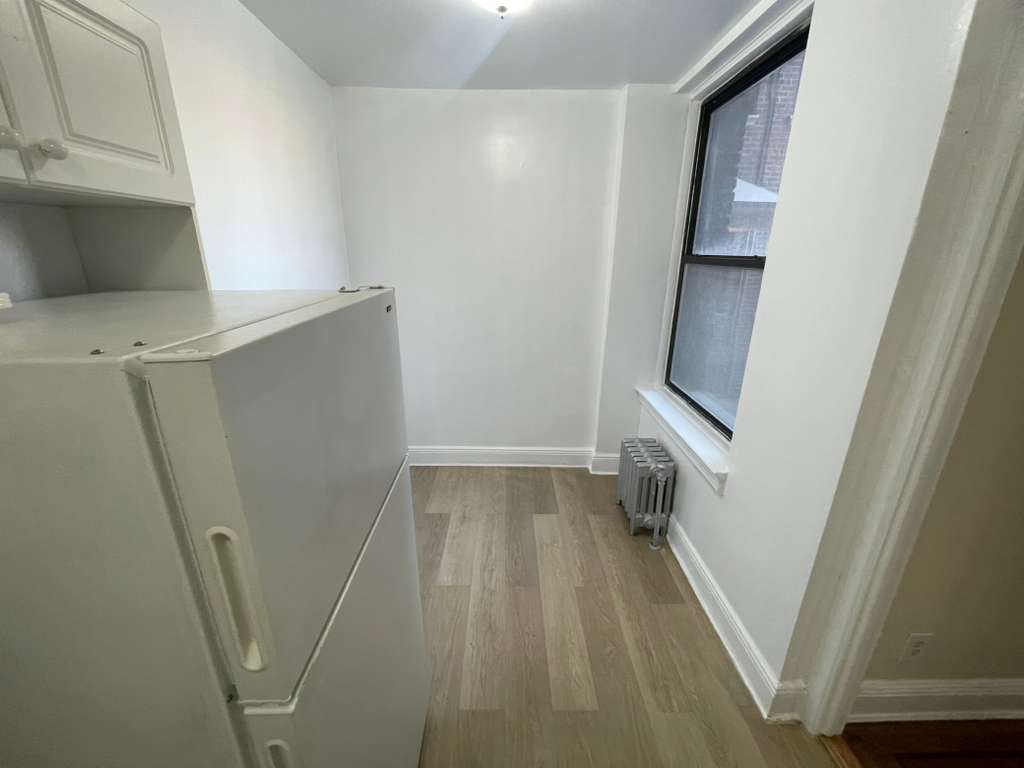 Apartment Saunders Street  Queens, NY 11374, MLS-RD5337-5
