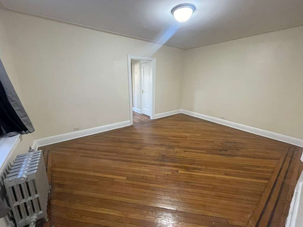 Apartment Saunders Street  Queens, NY 11374, MLS-RD5337-10