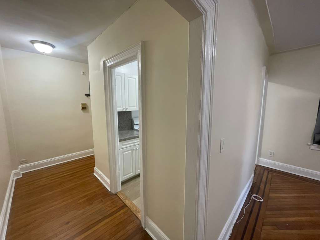 Apartment Saunders Street  Queens, NY 11374, MLS-RD5337-12