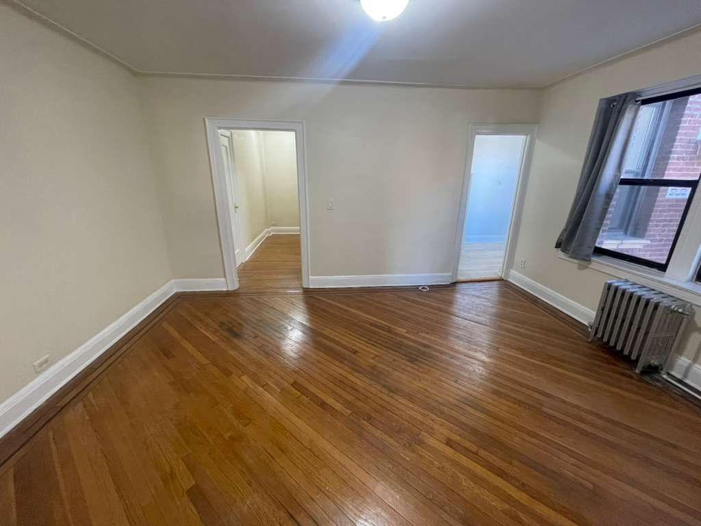 Apartment Saunders Street  Queens, NY 11374, MLS-RD5337-14