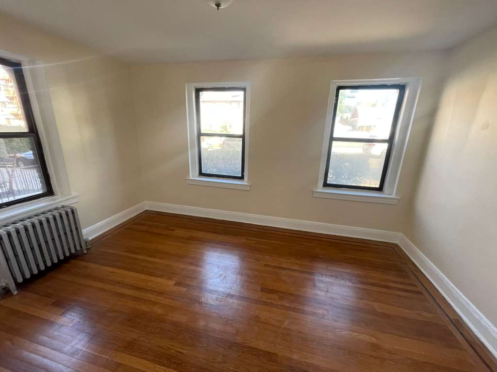 Apartment Saunders Street  Queens, NY 11374, MLS-RD5337-16