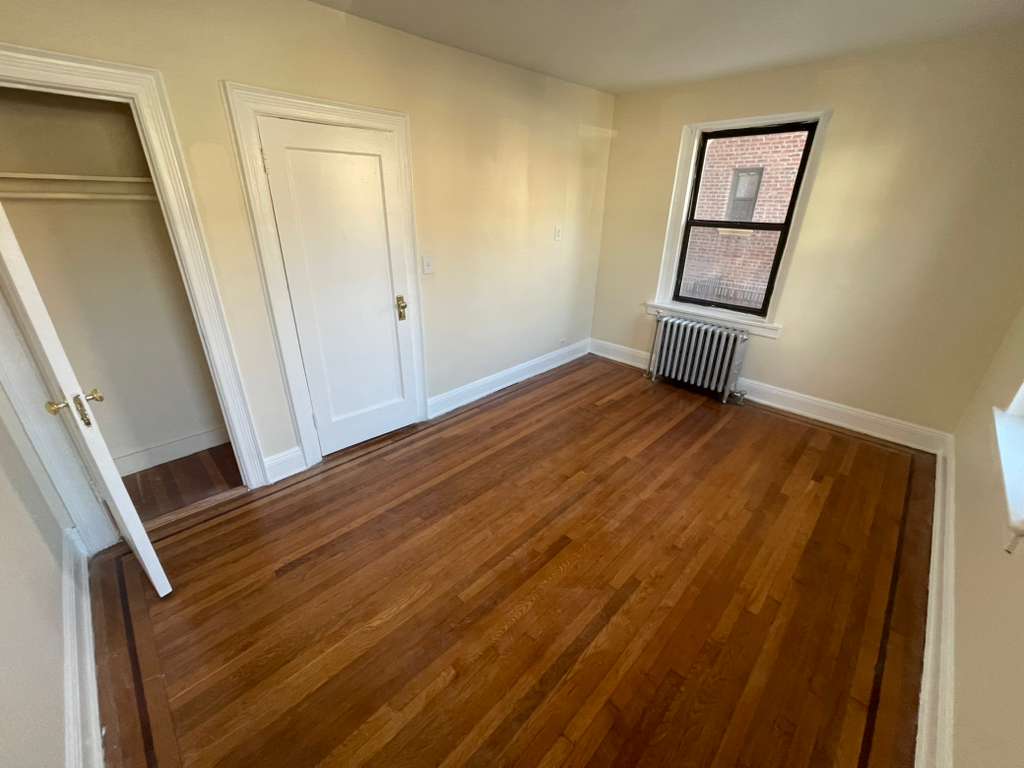 Apartment Saunders Street  Queens, NY 11374, MLS-RD5337-18
