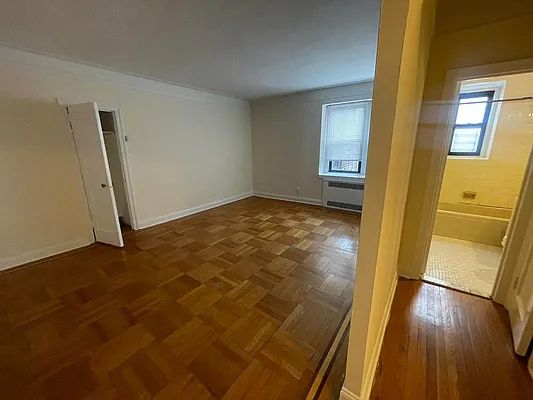 Apartment Highland Avenue  Queens, NY 11432, MLS-RD5340-4