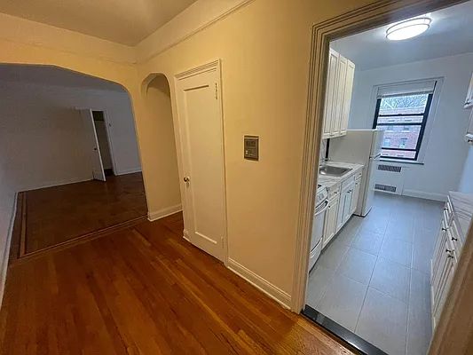 Apartment Highland Avenue  Queens, NY 11432, MLS-RD5340-13