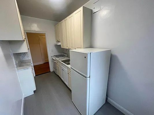 Apartment Highland Avenue  Queens, NY 11432, MLS-RD5340-14