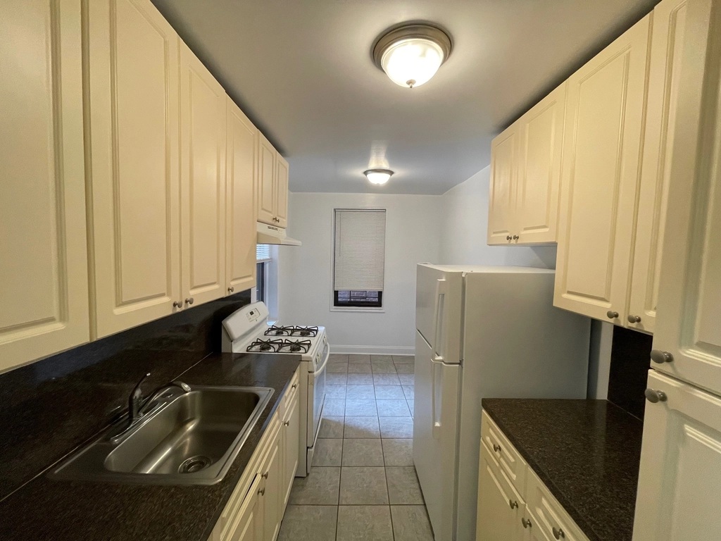 Apartment 77th Street  Queens, NY 11372, MLS-RD5341-2