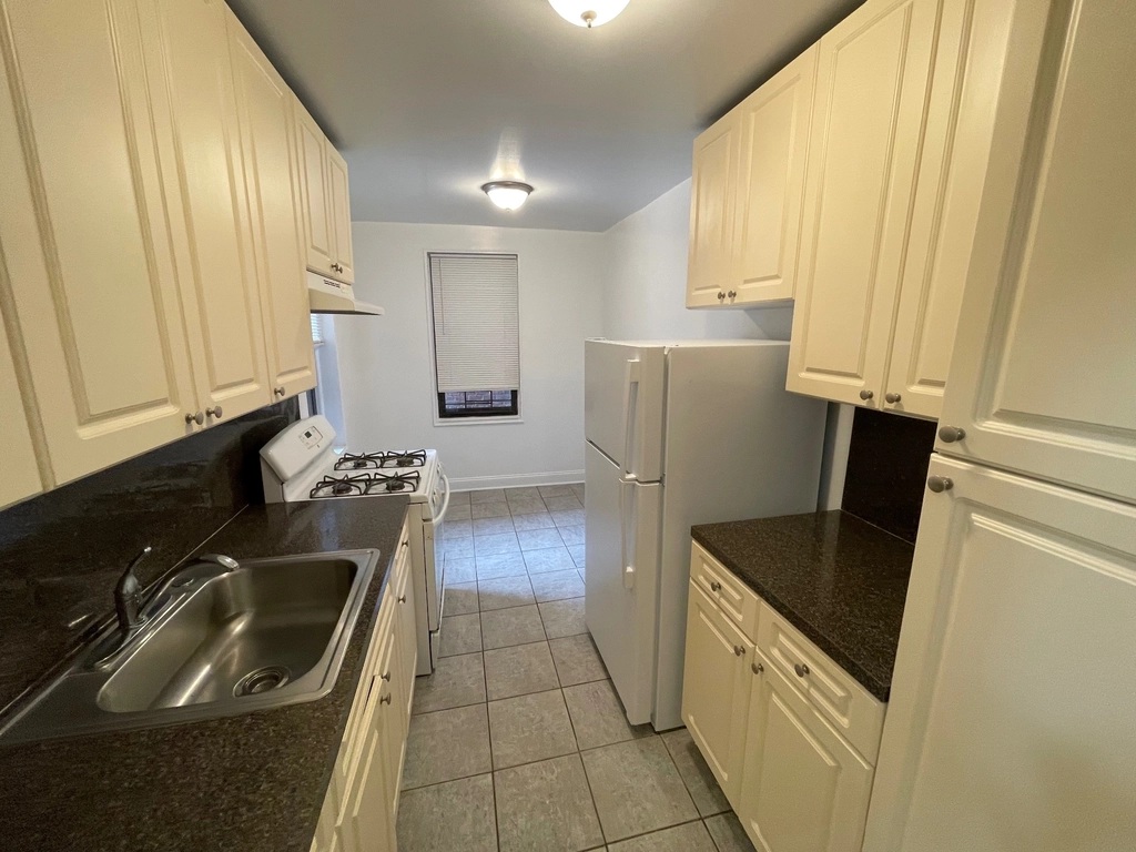 Apartment 77th Street  Queens, NY 11372, MLS-RD5341-4