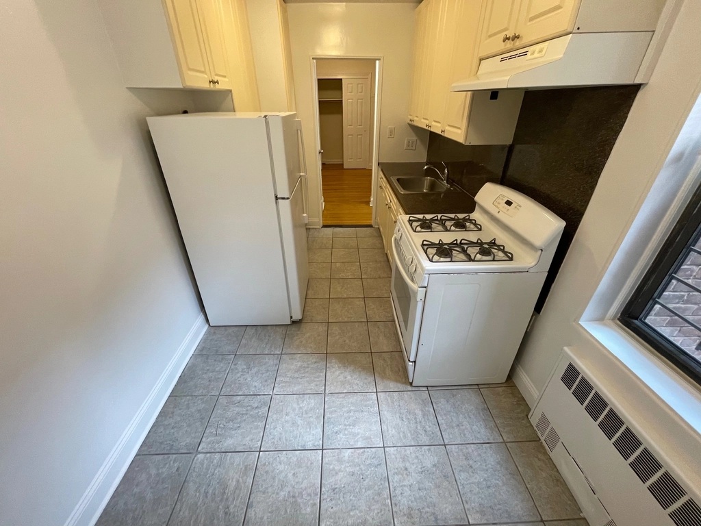 Apartment 77th Street  Queens, NY 11372, MLS-RD5341-8