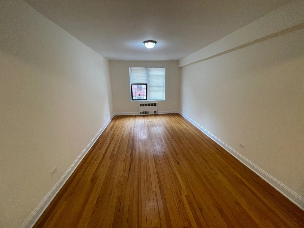 Apartment 77th Street  Queens, NY 11372, MLS-RD5341-14