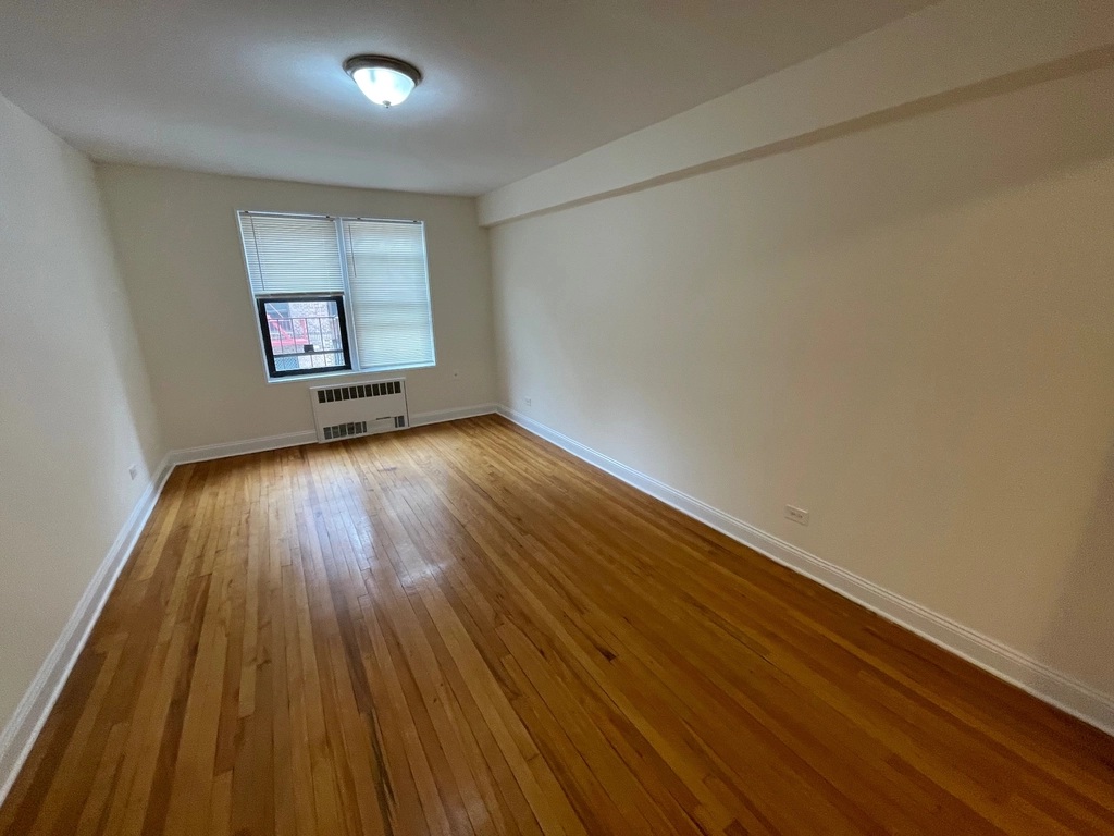 Apartment 77th Street  Queens, NY 11372, MLS-RD5341-15