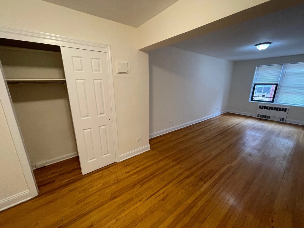 Apartment 77th Street  Queens, NY 11372, MLS-RD5341-17