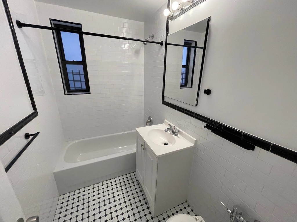 Apartment 77th Street  Queens, NY 11372, MLS-RD5341-18