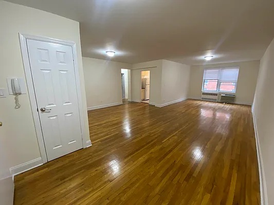 Apartment 150th Street  Queens, NY 11367, MLS-RD5342-8