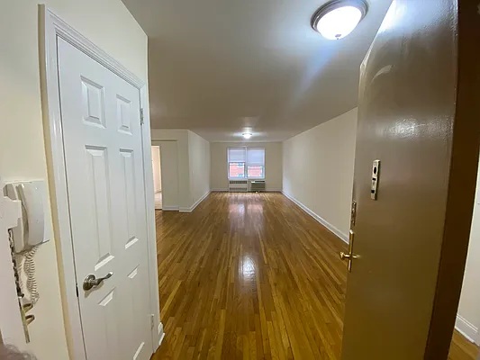 Apartment 150th Street  Queens, NY 11367, MLS-RD5342-10