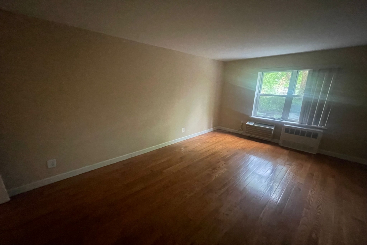Apartment Bell Blvd  Queens, NY 11360, MLS-RD5352-14